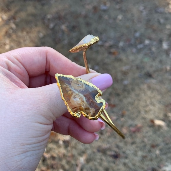 Double Arrow Head Bangle Cuff Bracelet - Picture 7 of 13